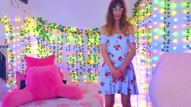 Bella Roar: Cette Jolie Princesse a Besoin De Ton Lait En Moi