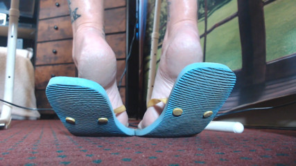 Abby Anna: Blue rubber flipflop shoeplay