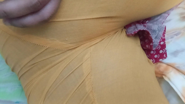 CoupleWorld: Une bhabhi desi marche sur une vidéo secrète et profite...