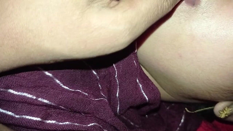 Desivideo: La vida real india pareja casero romántico video caliente