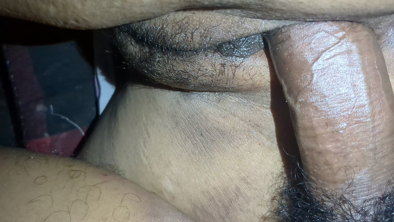 Jesmina: 孟加拉妻子骚扰肛门操逼