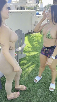 Kawan baik miang bergunci selepas sesi senaman di luar