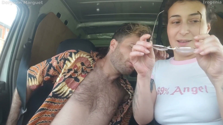 Irogenia: Girl Next Door Suce Un Autostoppeur Dans La Voiture (sous Titres...