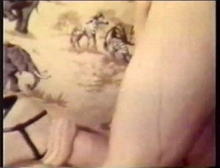 Vintage Usa: Velký černý vintage penis pro prsatou děvku!