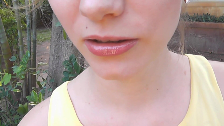 Angel The Dreamgirl: Outdoor great tease