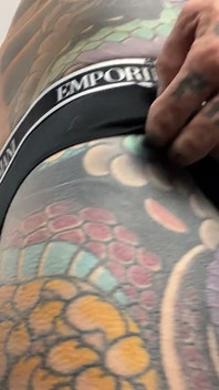 Tattooed Chulazo montre tout et télécharge