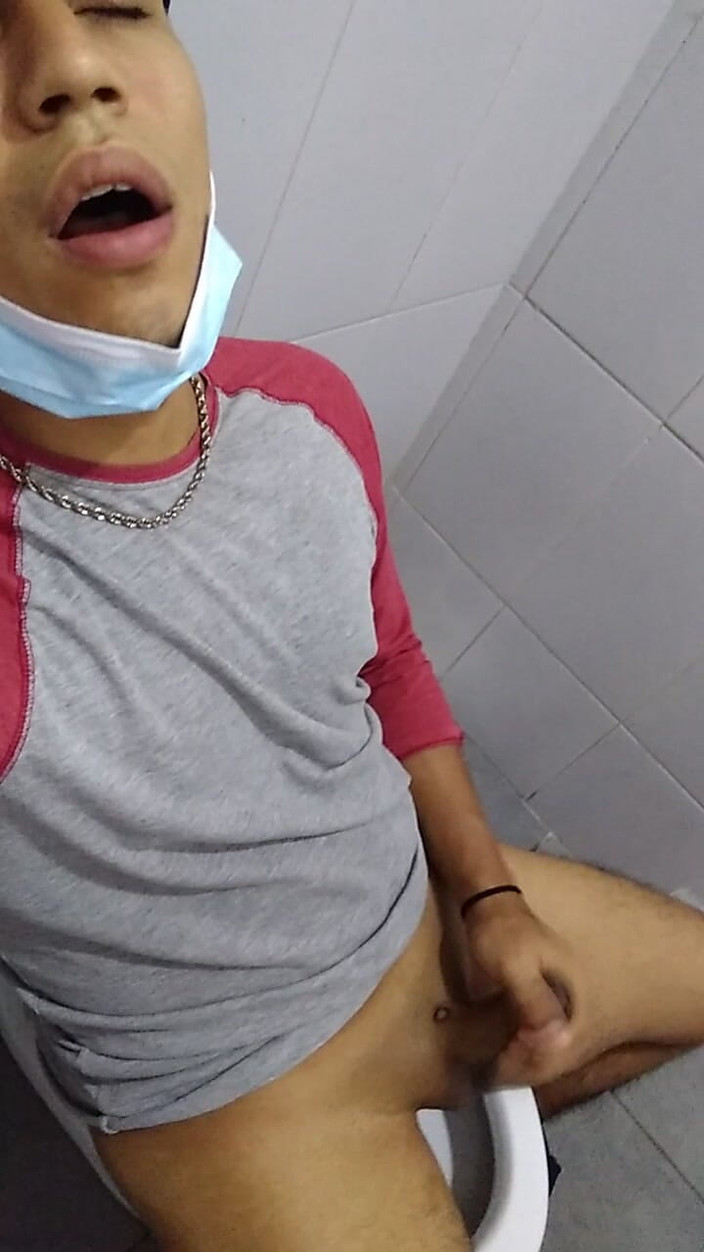 AlexAlejandro13: Coming Into the Bathroom