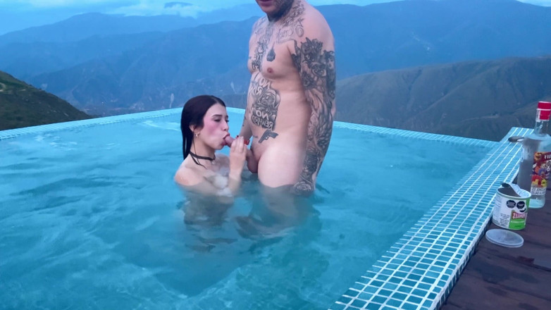 Katty Blake: Tinder 데이트는 Chicamocha Cannon을 배경으로 야외 섹스로 끝납니다.