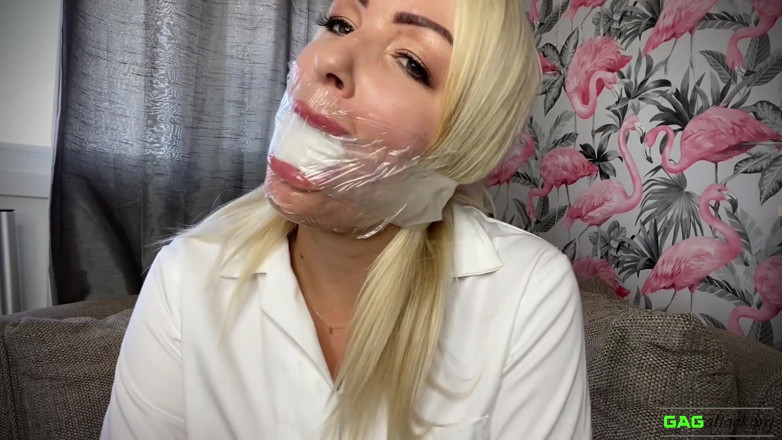 Gag Attack: Penny Lee - Sjuksköterska själv munknull