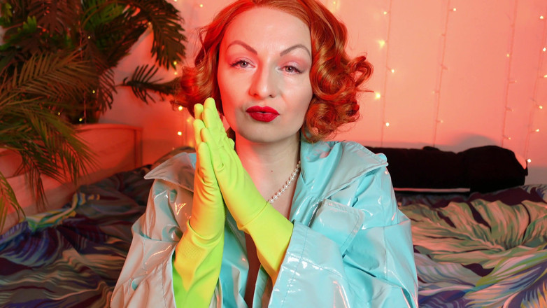 Arya Grander: Fétiche des gants ménagers verts