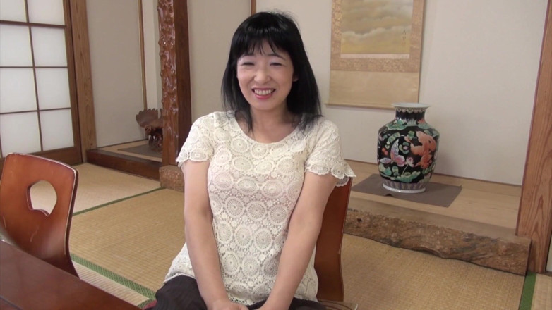 Japan Lust: Japońska babcia wpuszcza nas do środka