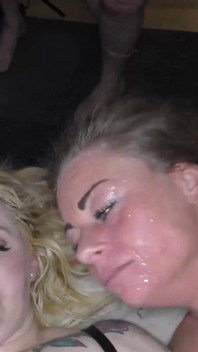 Sammy Goud menikmati gangbang dengan loula seksi Lou_2