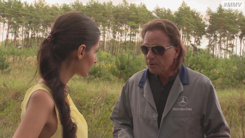 MMV Films: Pannendienst 4: Adegan 2 awek Jerman panas berkongkek di luar rumah