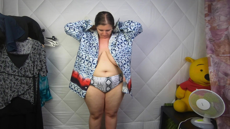 Lingerie Review: Aku mencoba kemeja pacarku
