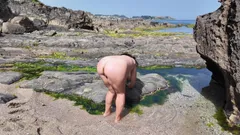Óleo de massagem e masturbação na praia de Curvy Expressiagirl