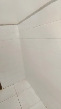 Saya menikmati diri saya di perpustakaan berhampiran rumah saya