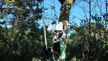 megu2002: 23号训练师的指示：如果把桶放在一条腿上，会受到惩罚