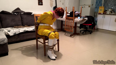 Miriam Slave: April O'neil कॉस्प्ले की अध्यक्षता