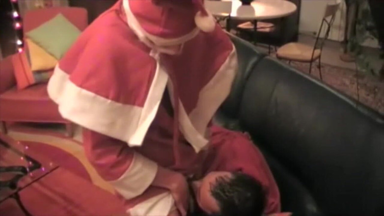 Gaybareback: Twink fucked by santa claus for christman