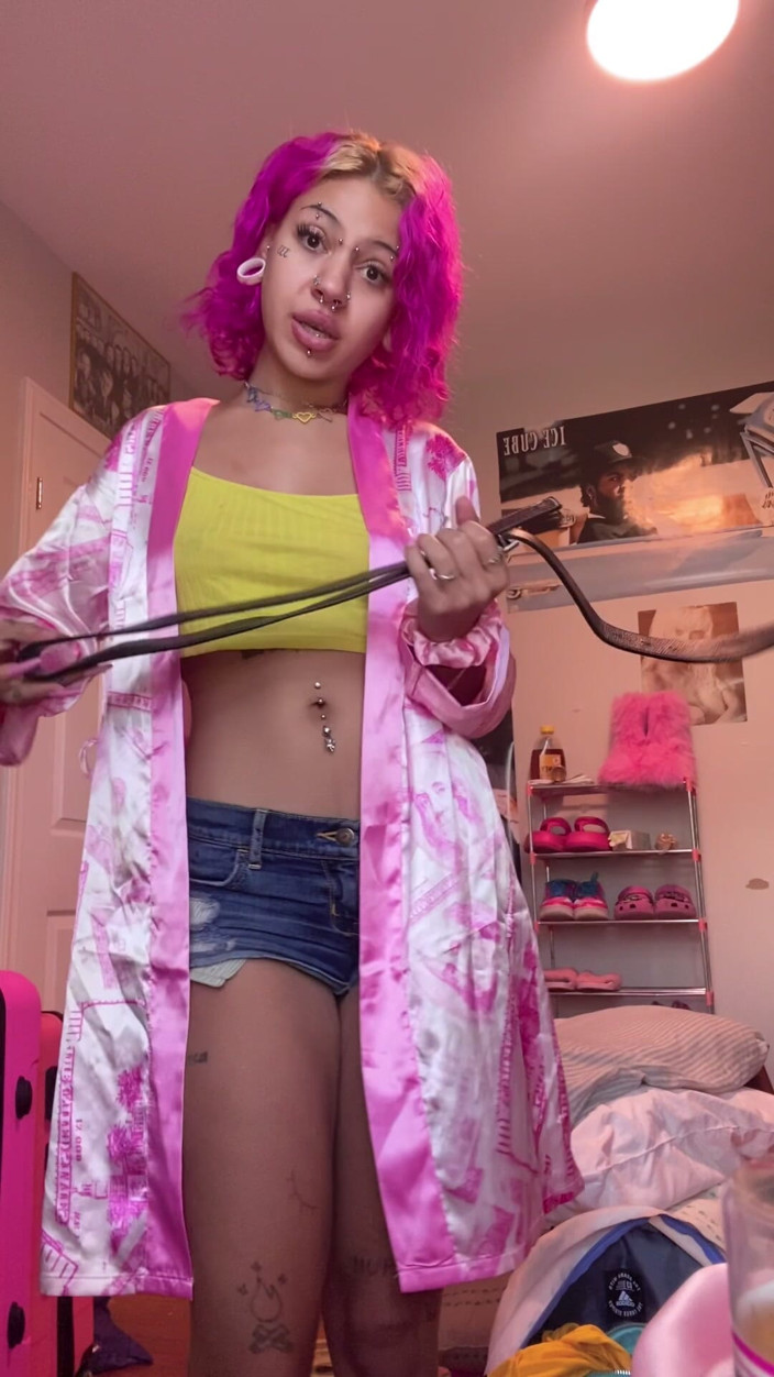 Nali Marie: 벨트로 당신을 때리는 POV 계모 - 배다른 아들 의붓딸 음란한 배다른 아들 처벌 패들