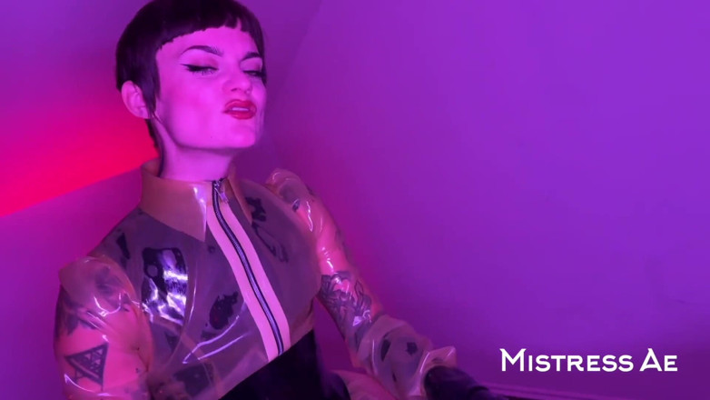 MistressAe: Doppelter domme-gummi-spießbraten mit miss may