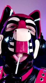 Besos de piruleta de Goodboy y juego profundo