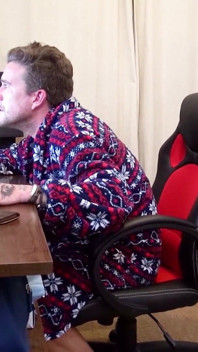 Fit macecha Jess chytí nevlastního syna Hork a pomoz mu s prvním šukáním