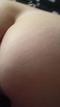 MILF opened her red panties and let her sweet pussy caress