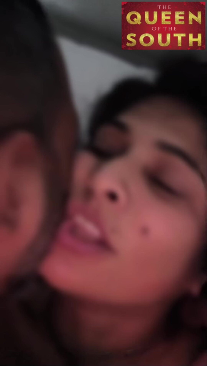Anu: Mi sono appena vestita un po'... Solo per me stesso......
