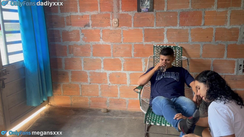 MeGanSxx: 이것은 그가 직장에서 집에 올 때 사람이 돌봐야하는 방법입니다.