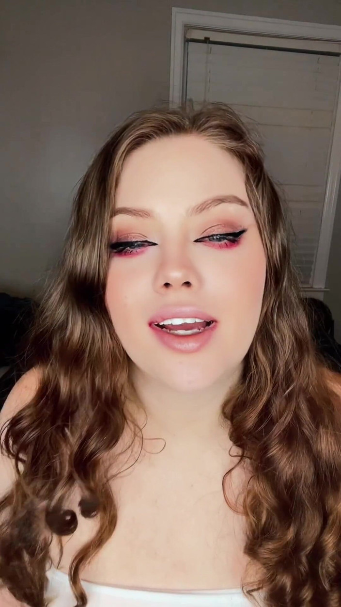 Dirtysecret studio: Ücretsiz kullanımım olarak yeni hayatın kadın kılıklı