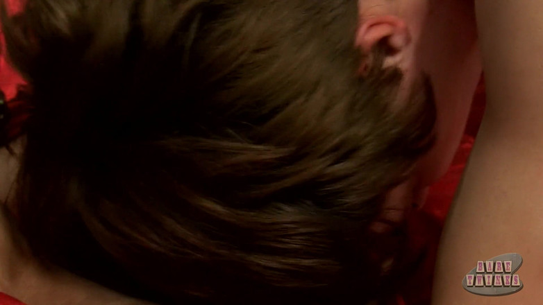 Bare Twinks: Ethan ottiene un buco di sborra