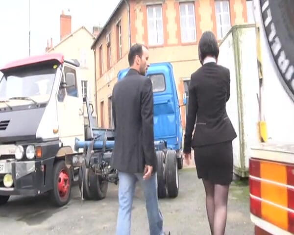 Planete Francaise: O mamă sexy franceză în ciorapi călărește pula înainte de o ejaculare...
