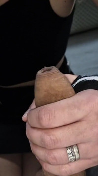 Twink sucker babasının sik çeşmesinde ve ateşli döl fışkırtıyor!