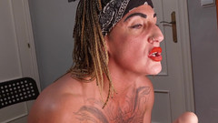 Danaxmuscles: Fumare e mangiare il cazzo di Bastard