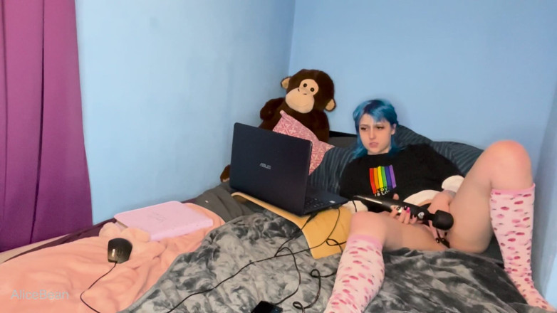 Alice Bean: Watching Your Girlfriend Masturbate