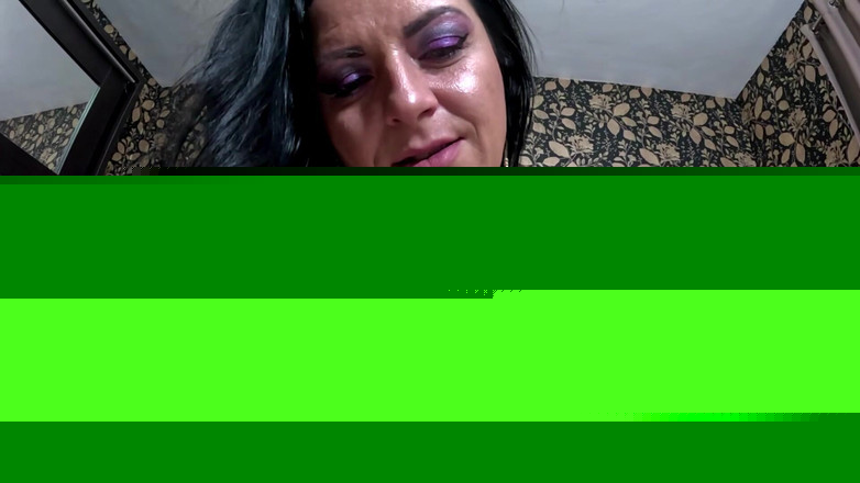 MilfyCalla: Pijama de globo fetiche provocando, juego de uñas y descalzo...