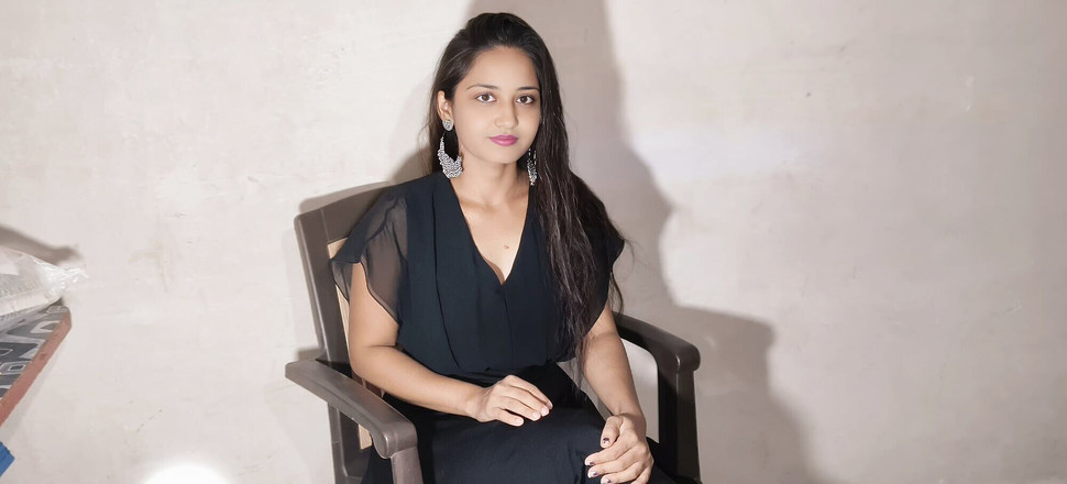 Dogimaster: Sexy indická holka tvrdě na židli