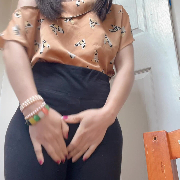 sweethanajapanese: Wear Sexy Dress Piss Pussy Nice