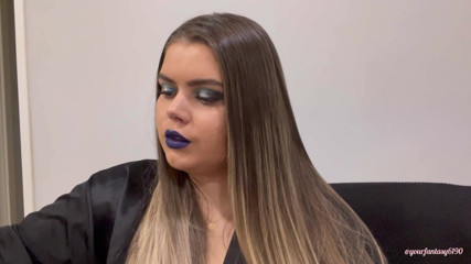 Your fantasy studio: Círculos de fumaça com batom azul escuro