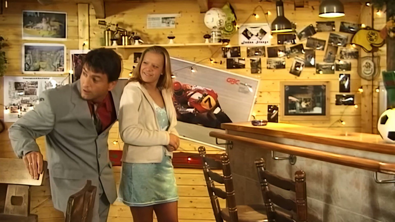 German Full Movies: Wilde Blondine in Netzstrümpfen Reitet Hart Und Nimmt Eine Gesichtsbesamung