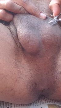 Cắt lông cu đen handjob người đàn ông Ấn Độ