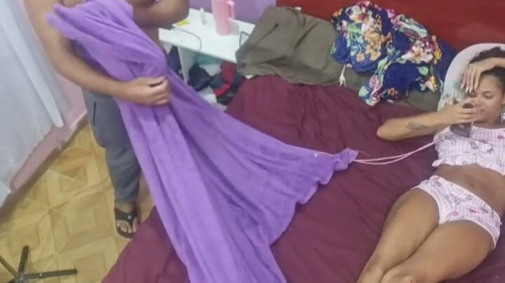 Bebes vagabundas: Novinha Casada ji dala svému milenci.