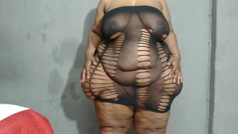 Betibig: Huge Jello Monster Booty with Super Juicy Pussy