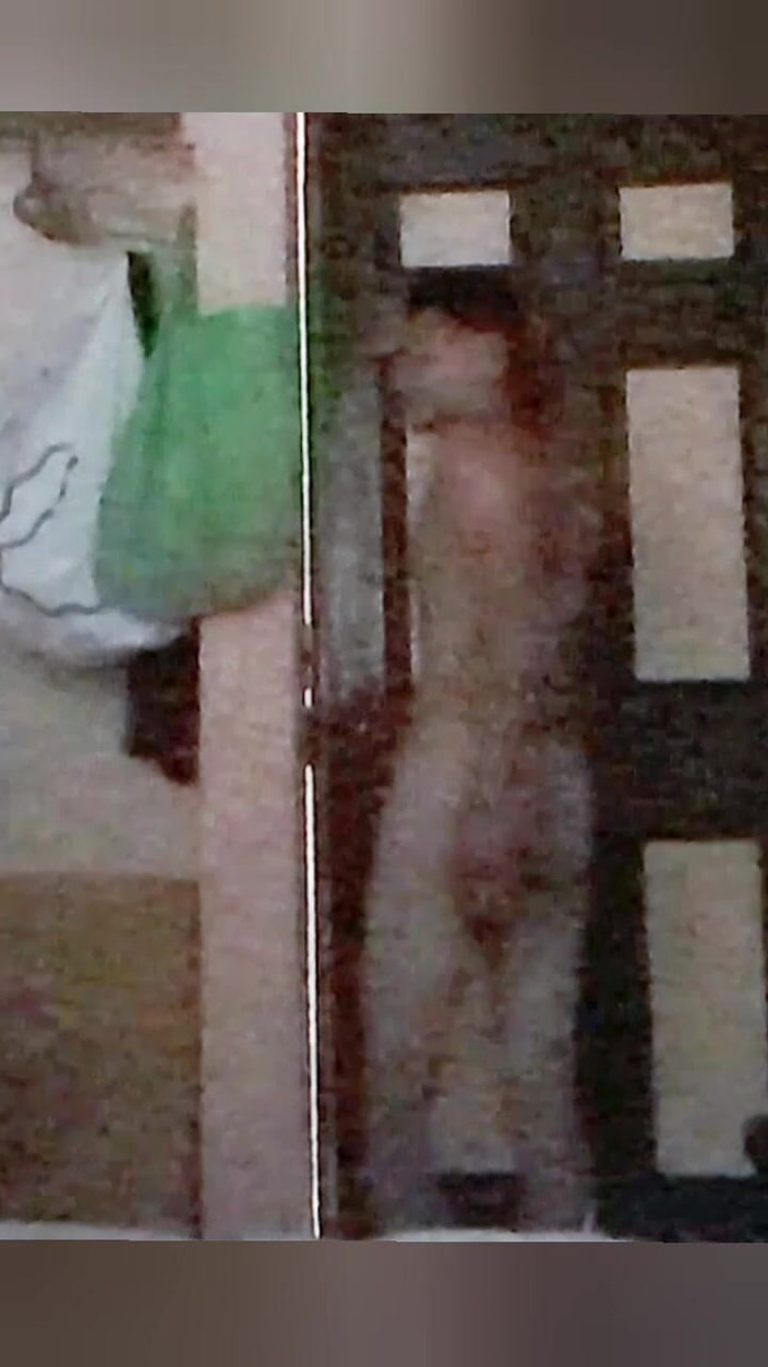 Tetto Michel: Iubitul surorii mele vitregă se întoarce la mine pentru a doua...