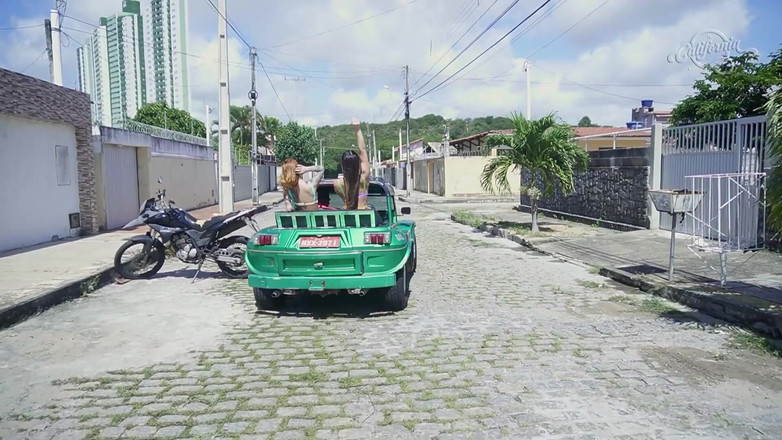 California TV: За кулисами - Lisi Parisi