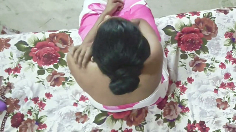 Lovely95: S-270. Bengoli bhabhi fazendo mamas chupando com namorado