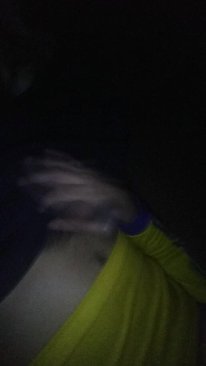 AlexAlejandro13: Seksowny Mężczyzna Z Ogromnym Kutasem Dotyka Się Na Kanapie