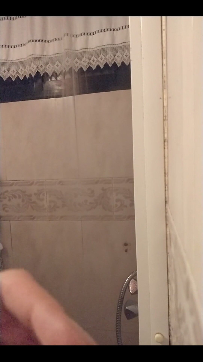 RAvingr4d4: Prends une douche