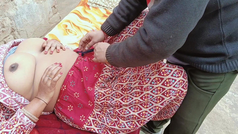 Veermati: Saheb Ji ošukal nevinnou vesnickou služku s velkými prsy tím, že...